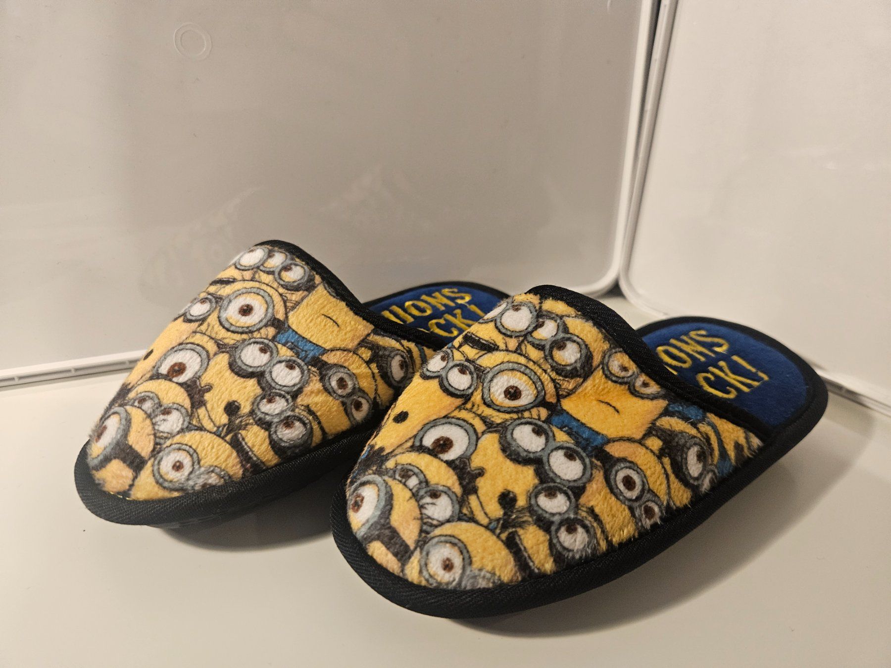 Schuhe für Jungen: Minions Kinder Hausschuhe Gr. 25 – Neu (gemäss Beschreibung) aus Uznach von dom_2hyx 1