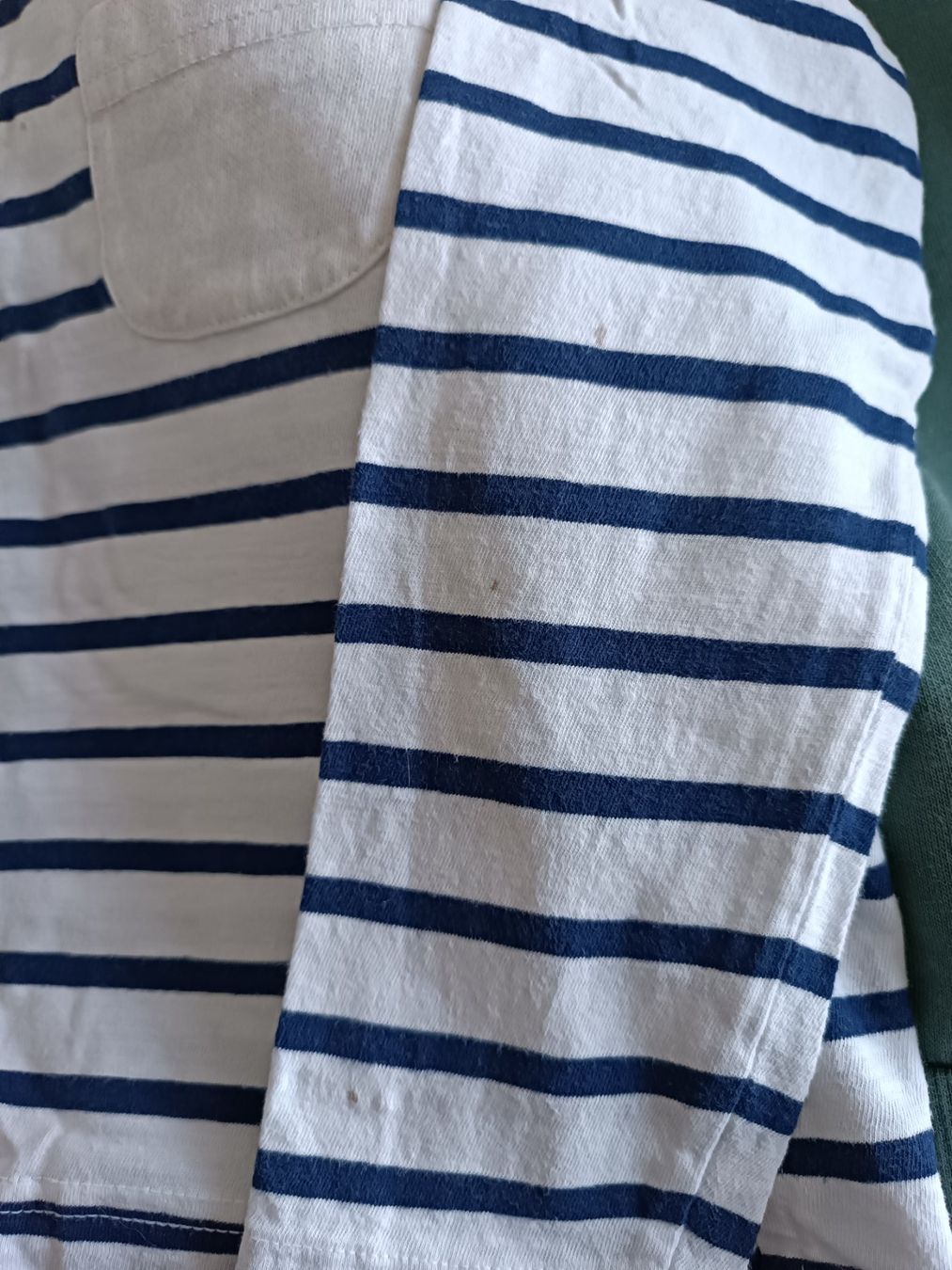 H&M Pulls et sweat-shirts: Pullover Mädchen Gr 116-122 – D'occasion à Binz par julijuli 8