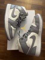 Air Jordan 1 MID Womans