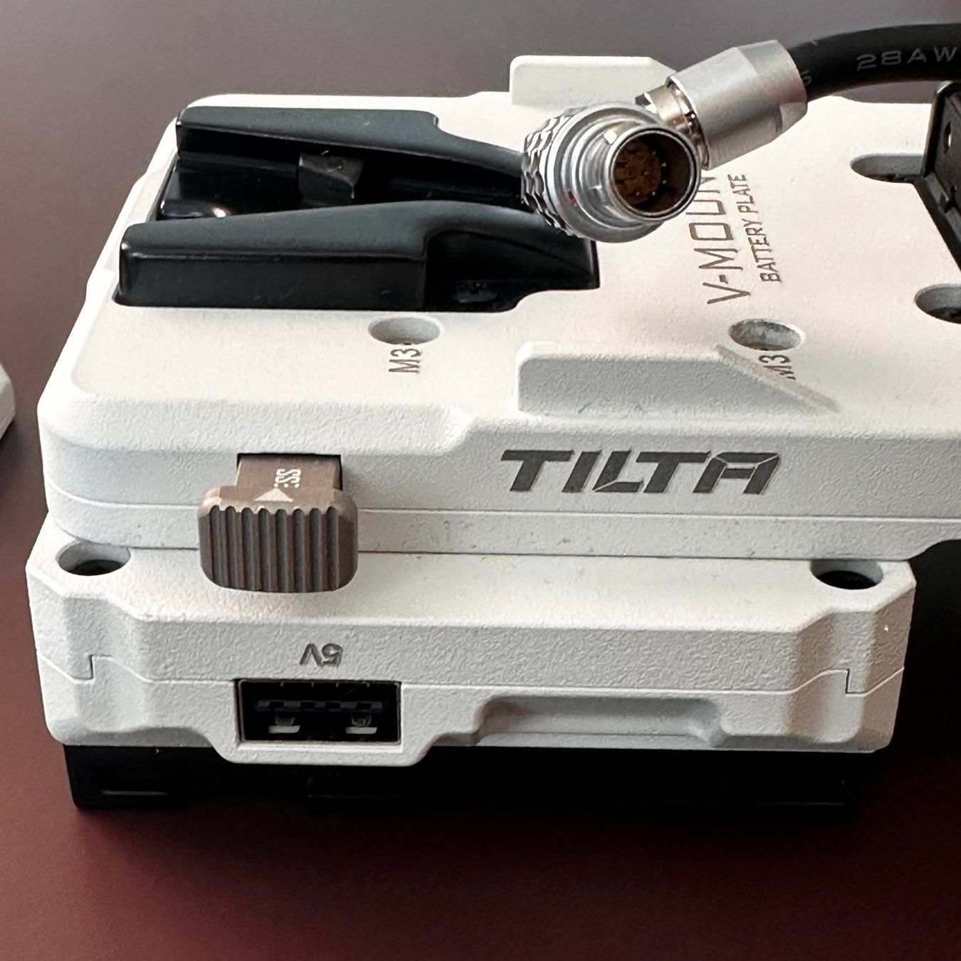 Videocamere: Tilta V-Mount Battery Plate Set für RED Komodo – Usato da Zürich venduto da Tanja.S... 4