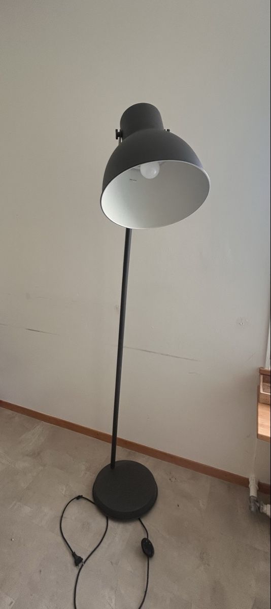 Ikea Lampade: Ikea Hektar Ständerlampe – Usato da Wald ZH venduto da kellerlisi