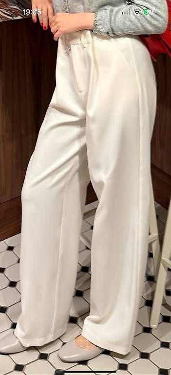 Pantaloni: White pants  – Usato da Genève venduto da eka_c9sf 3
