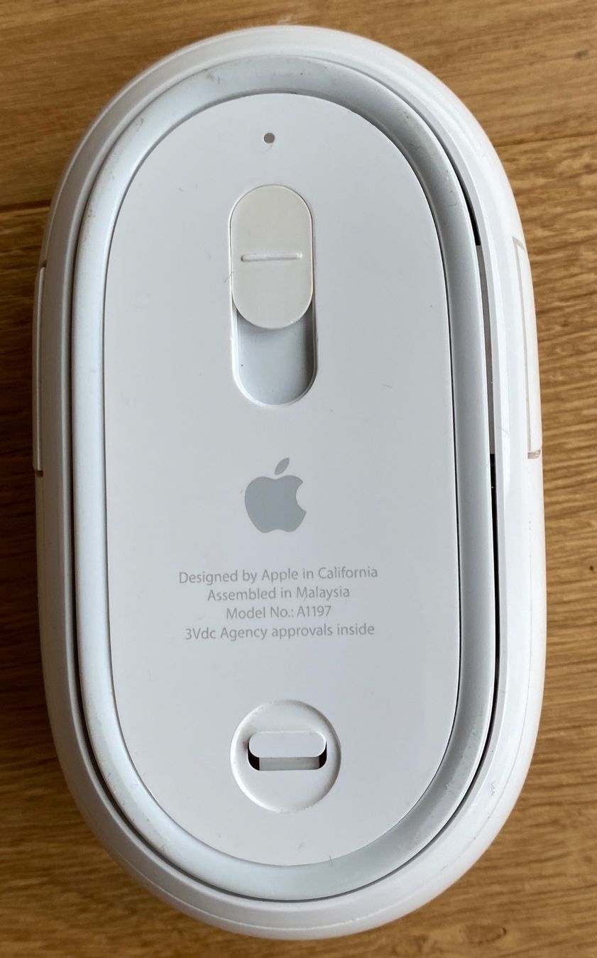 Apple PCs: MacBook Air (11-inch, Mid 2012) – Gebraucht aus Oftringen von  7