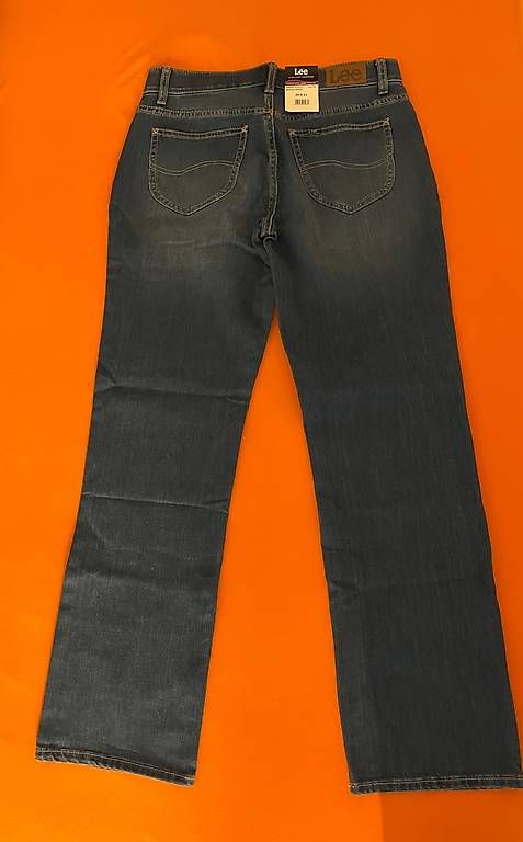 Jeans: Vends jeans femme – Gebraucht aus Crans VS von cei_qws7 3