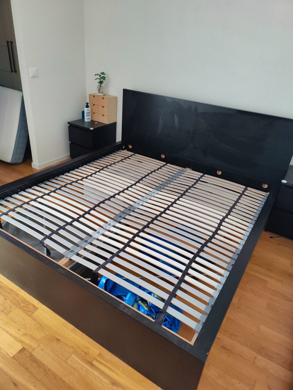 Ikea Letti: Ikea Malm Bedroom – Usato da Gland venduto da luc_tjs5 1