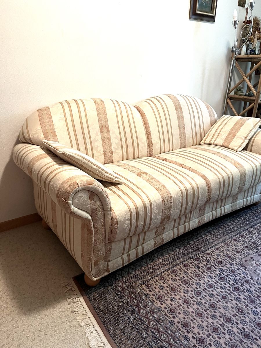 Sofas: Zweier Sofa – D'occasion à Schlieren par tatiana777