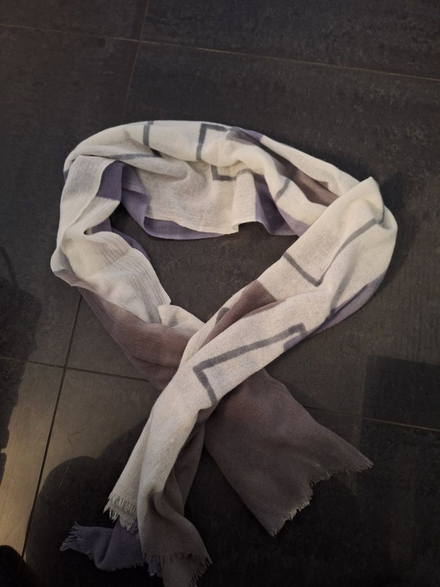 Foulards & écharpes: 19 Andreas 47 Schal  – D'occasion à Bergdietikon par zor_856j