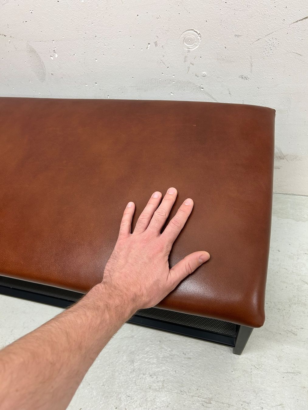 Panchine: Tolle Sitzbank aus Leder von OneMoreTable – Nuovo (secondo la descrizione) da Zürich venduto da cupasil 3