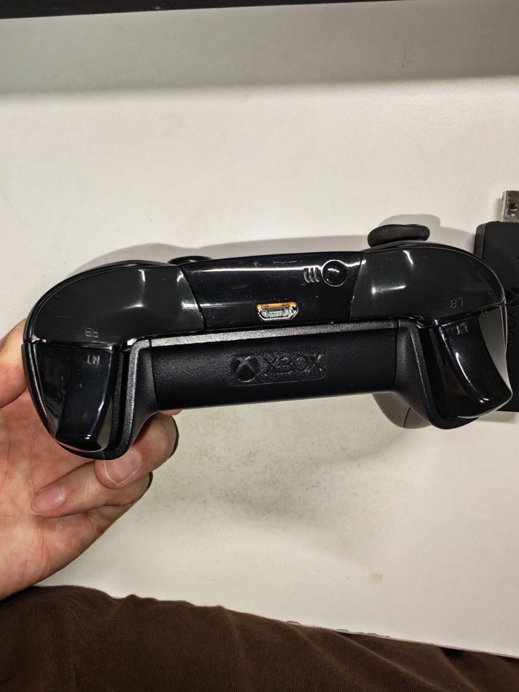 Microsoft Controller: Microsoft Xbox One Wireless Controller mit Wireless Adapter – Usato da Zürich venduto da explosion7 1