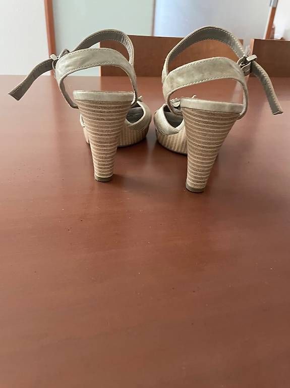 Chaussures femmes: Sandaletten Nero Giardini Grösse 38 – D'occasion à Rossrüti par fil_9v9s 2