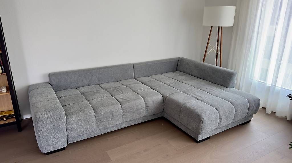 Divani: Modernes Ecksofa mit Schlaffunktion & Bettkasten – Usato da Chur venduto da marcinbizzy 1