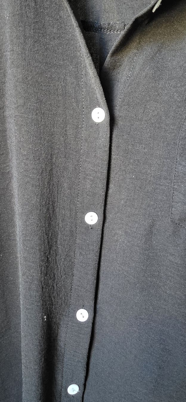 Camicette: Chemise /Blouse Noire L – Usato da Yverdon-les-Bains venduto da van_dq65 4