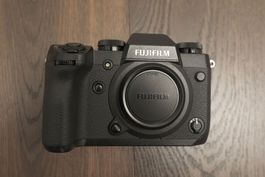 Fujifilm X-H1 Kamera, Batteriegrip, OVP, ab Fuji Service