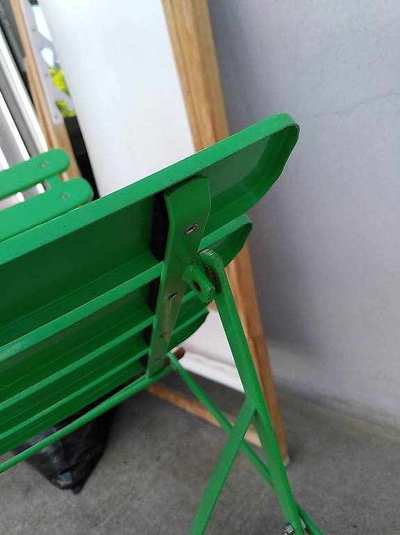 Set di tavolo e panche: Gartentisch grün mit Stühlen – Usato da Winterthur venduto da 2bmsr 2