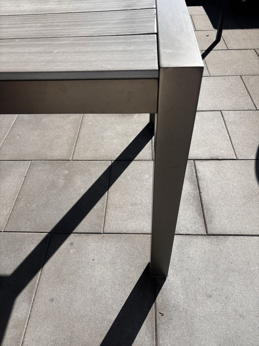 Tische: Gartentisch Aluminium Holz Optik – Gebraucht aus Appenzell von pfa_6gzm 1