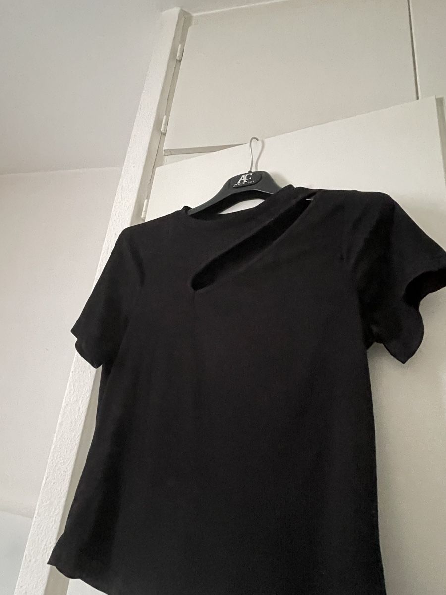 T-Shirts: T-shirt noir – Neu (gemäss Beschreibung) aus Lausanne von LILI0125 1