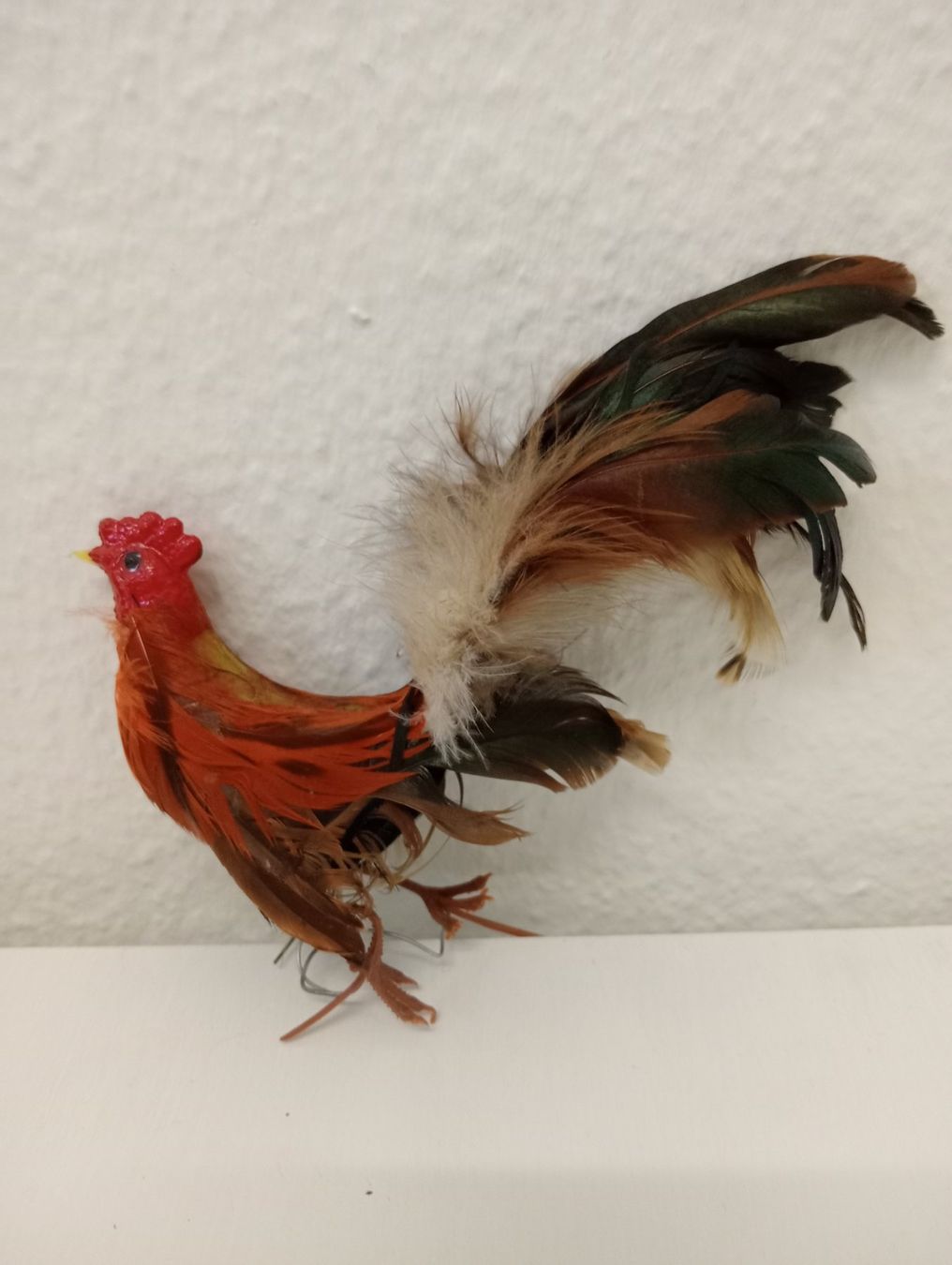 Statuette: Hahn mit echten Federn Rot – Usato da Allschwil venduto da Evgeniia78 1