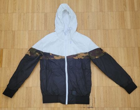 17. Veste Urban Classics camouflage, taille 14 ans