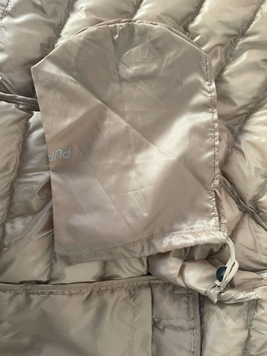 Uniqlo Giacche: Uniqlo Daunenjacke, Grösse M, beige – Usato da Ennetbaden venduto da Julia555 5