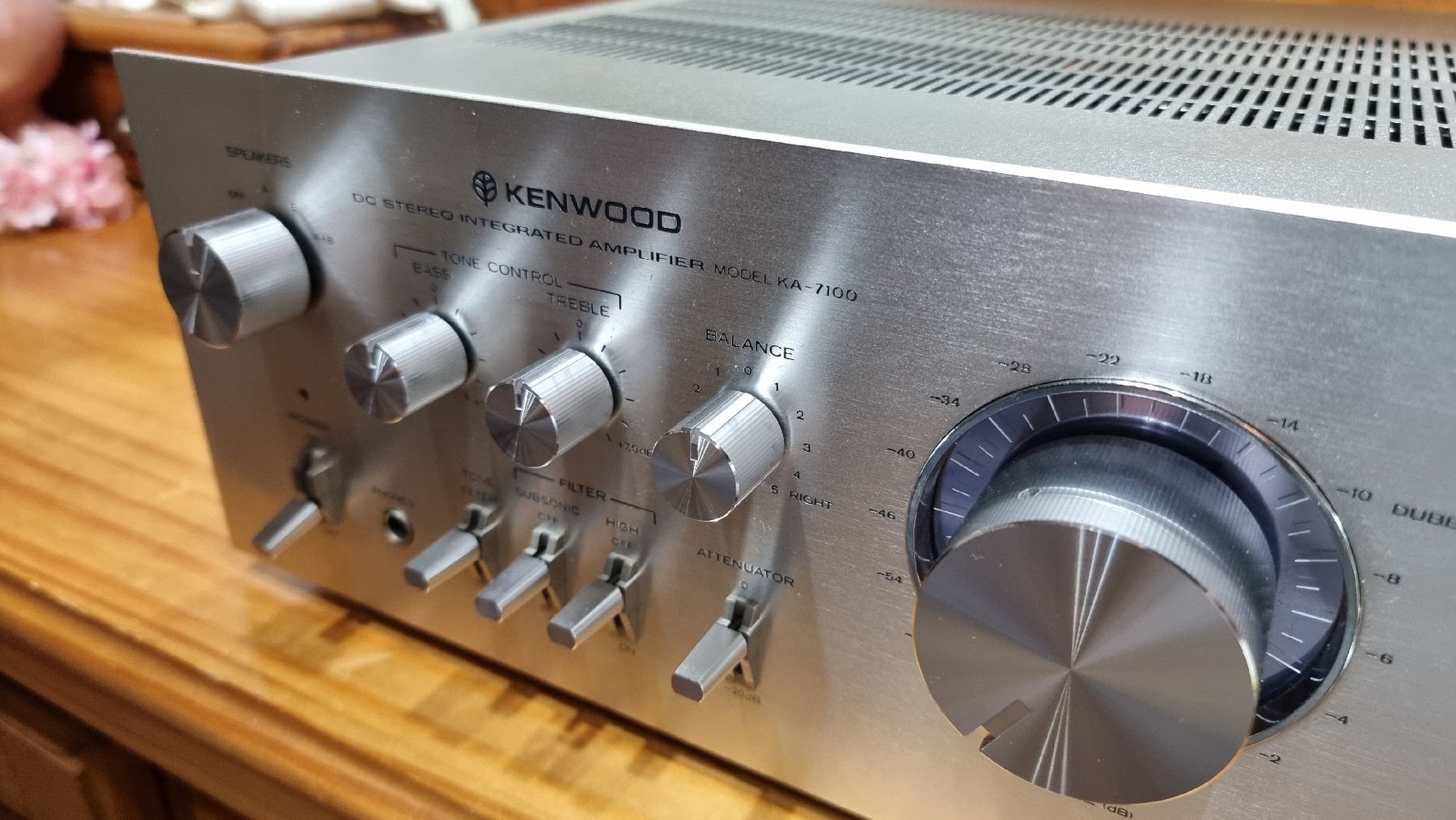 Kenwood Amplificatori: Kenwood KA-7100 Revidiert, & neuen Binding Posts 4mm – Usato da Schöfflisdorf venduto da Silvervintage.CH 2