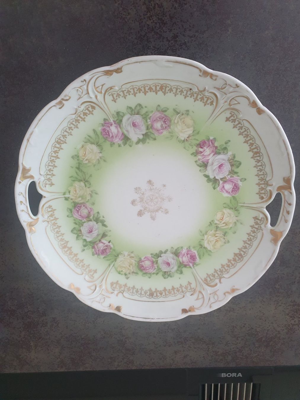 Piatti di portata: Dekorative Schale mit Rosenmuster und Goldrand – Usato da Reinach venduto da 3Guggerli