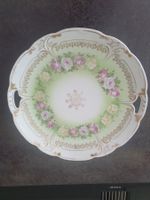 Dekorative Schale mit Rosenmuster und Goldrand