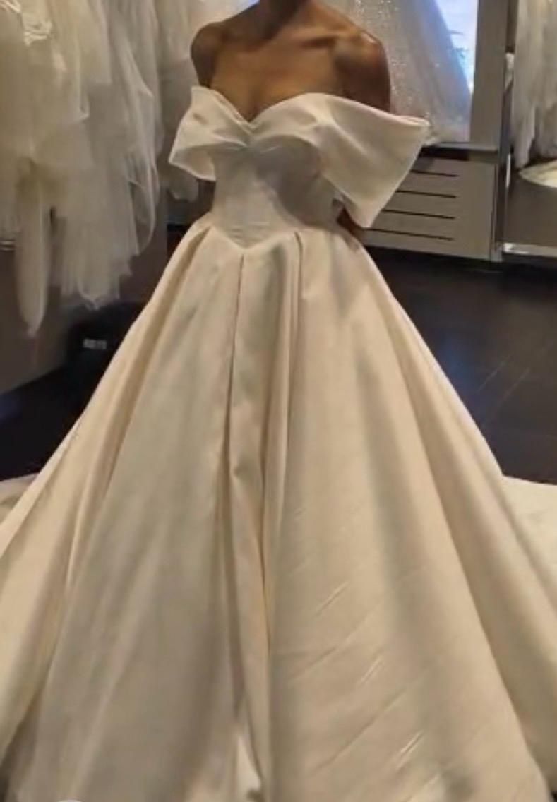 Robes: Brautkleid von Milla Nova, "Mirabella" – D'occasion à Mönchaltorf par elv_8jg5 5