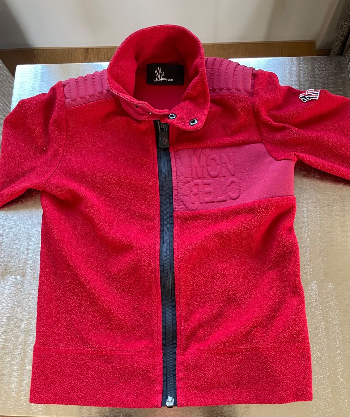 Moncler Giacche & Cappotti: Moncler Fleece Jacke, Rot, Gr. 8 – Usato da St. Gallen venduto da Bt5