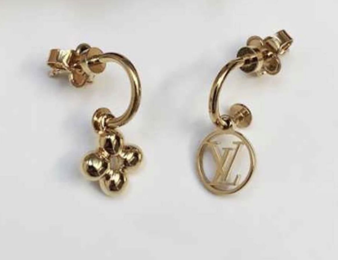 Louis Vuitton Ohrringe & -stecker: Louis Vuitton Blooming Ohrringe – Neu (gemäss Beschreibung) aus Winterthur von su_4assd 1