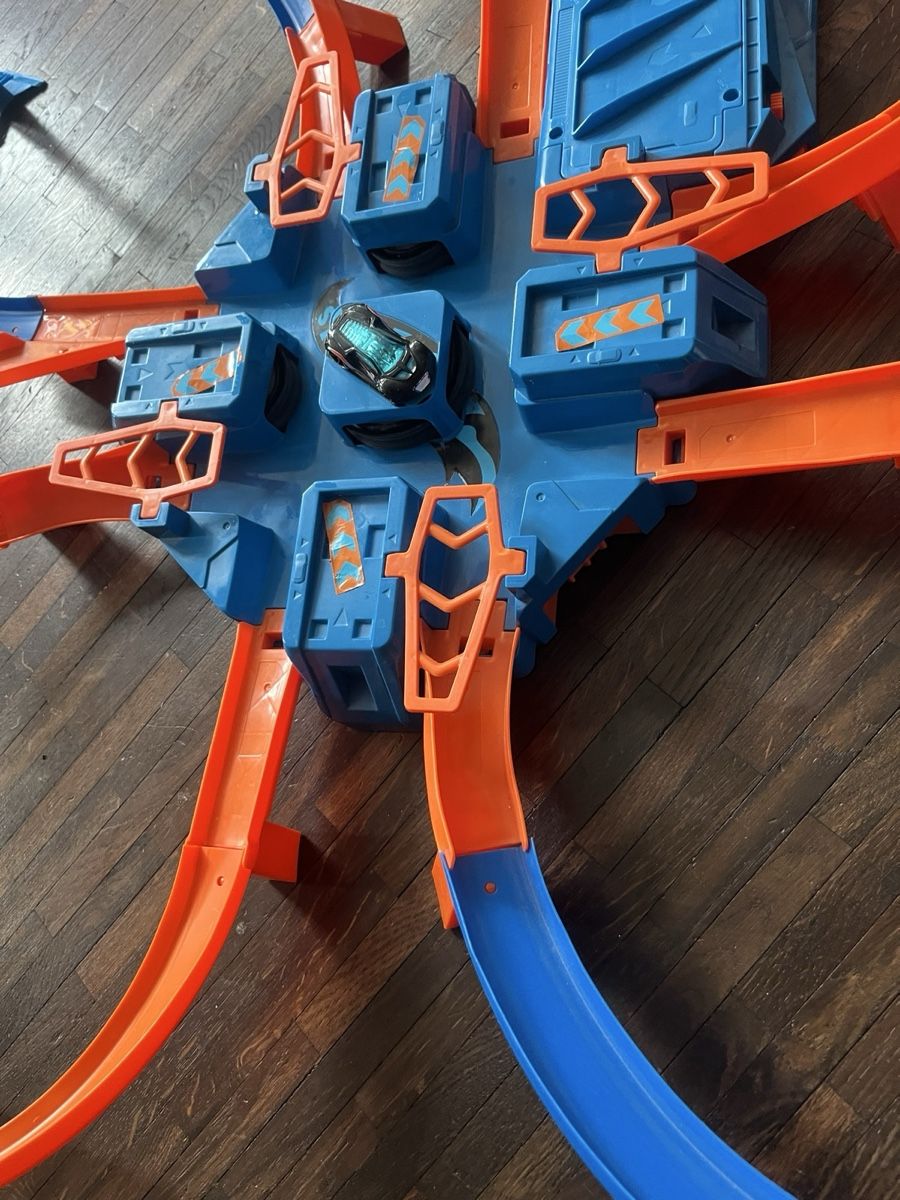 Hot Wheels Spielzeuge: Hot Wheels Bahn – Gebraucht aus luzern von Sim1 3