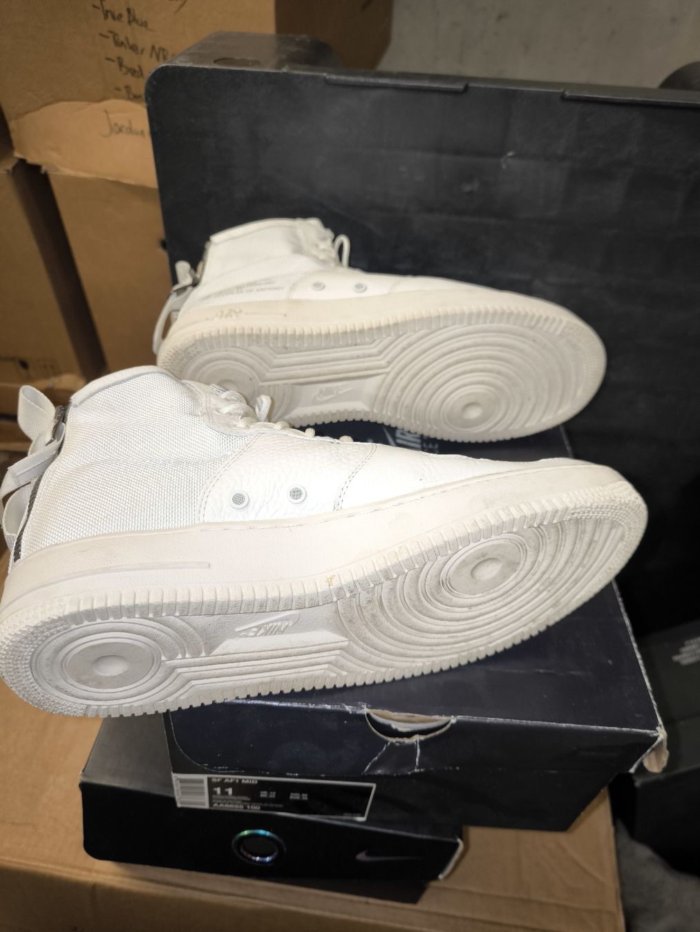 Herrenschuhe: Nike SF Air Force 1 Mid  Size US 11 – Gebraucht aus Zürich von l.to 5
