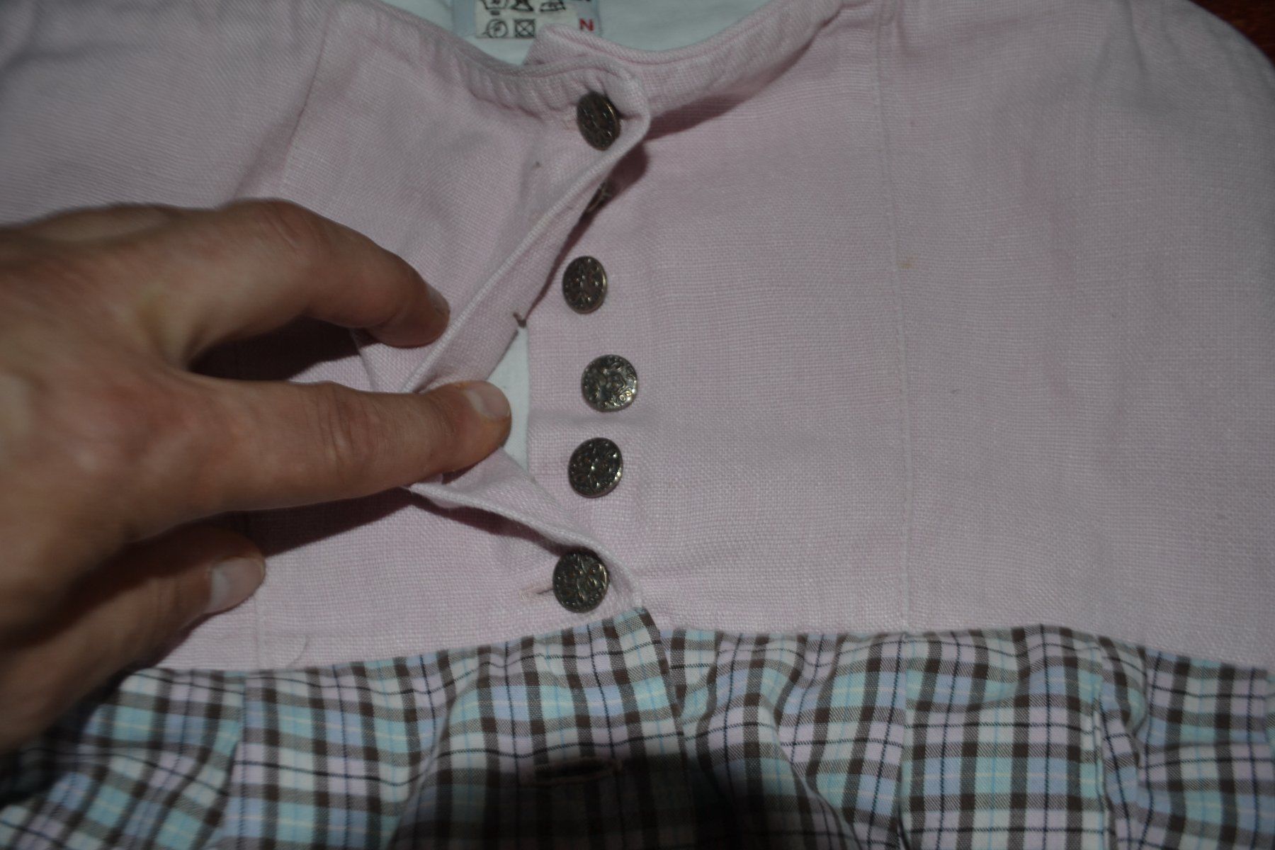 Vestiti: Dirndl gr.40, Handgehäkelte Spitzenboduere – Usato da Laupen ZH venduto da chefdom 3