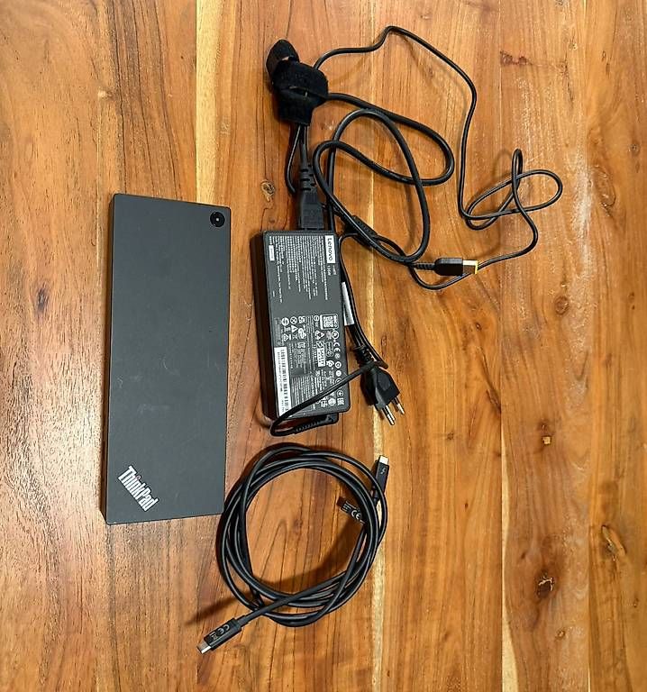 Lenovo Docking station: Lenovo ThinkPad USB-C Dockingstation (Type 40A9) + Netzteil – Usato da Zollikofen venduto da hri_r8pr 2