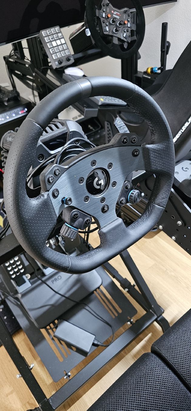 Logitech Controller: komplettes Sim Rig Logitech  – Usato da Schlieren venduto da huiop2 2