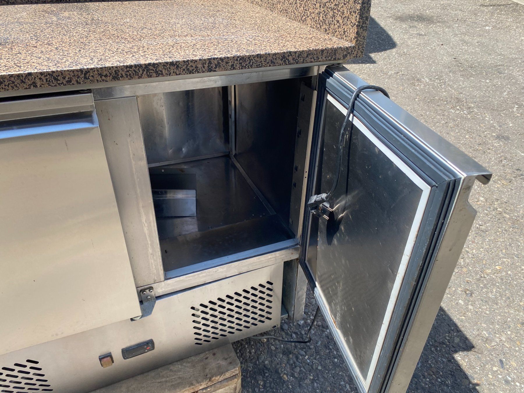 Küchengeräte: Gastrozubereitungs Tisch – Gebraucht aus Feuerthalen von Sct3 2