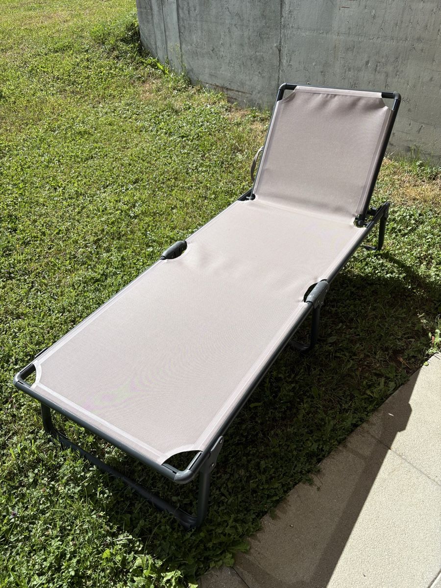 Chaises longues: Liegestuhl  – D'occasion à Schneisingen par Rogtrader