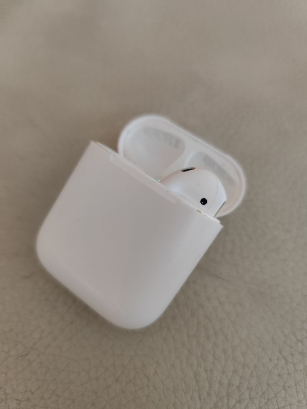 Apple Cuffie: Apple Airpods 2nd Generation – Usato da Wangs venduto da niro008