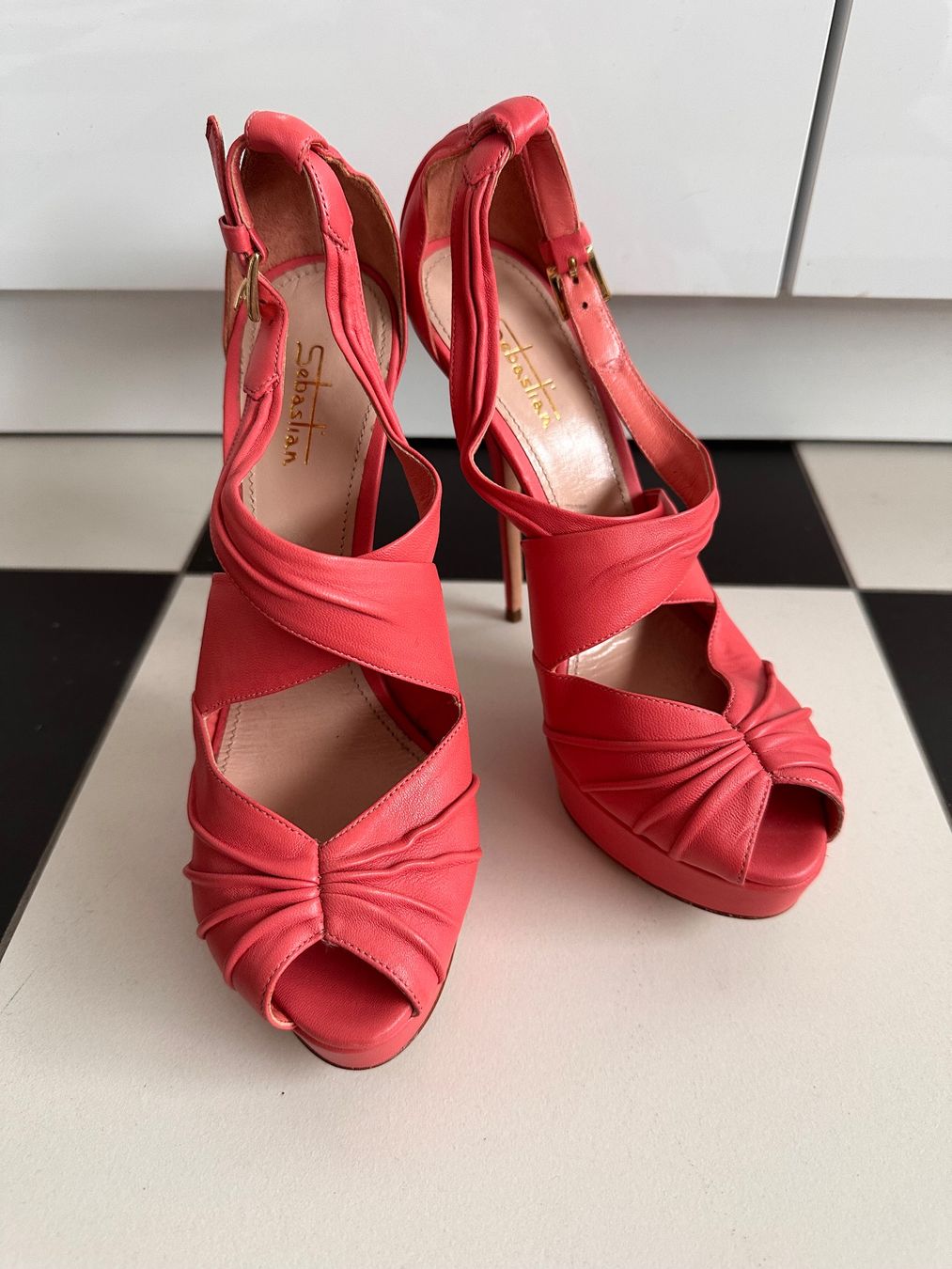 Damenschuhe: Sebastian Pumps – Gebraucht aus Tannay von naxos66