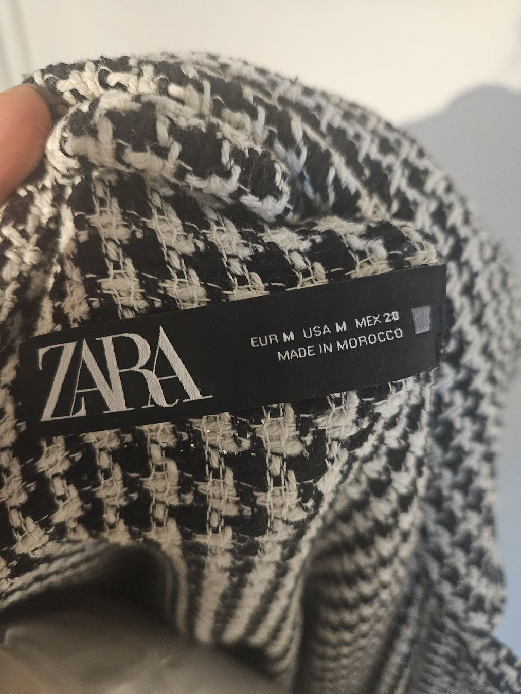 Zara Camicette: Klassischer Bouclé-Blazer, Grösse M, schwarz-weiss – Usato da Bern venduto da TroeS 2