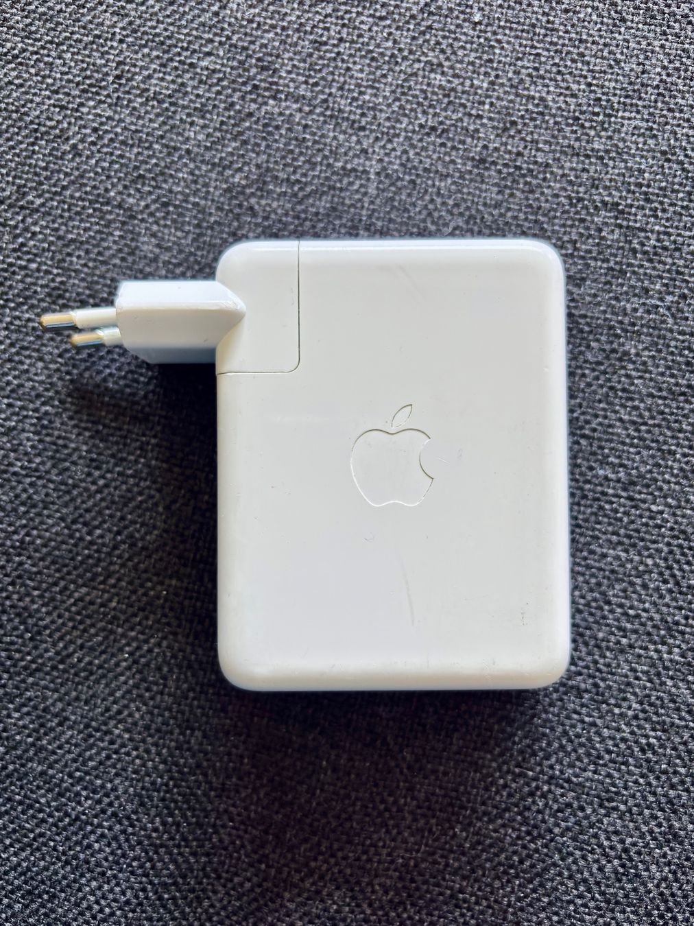 Apple Ladegerät: Original 140 Watt Apple USB-C Ladegerät – Neu (gemäss Beschreibung) aus Wettingen von Jasper73