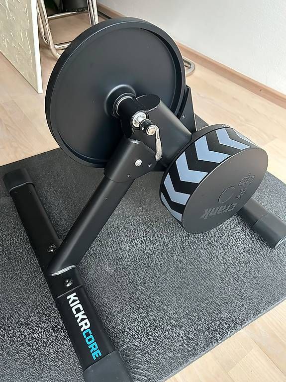 Hometrainer: Wahoo KICKR CORE 2 Smart Trainer inkl. Velo – Usato da Rümlang venduto da sorabberg 3
