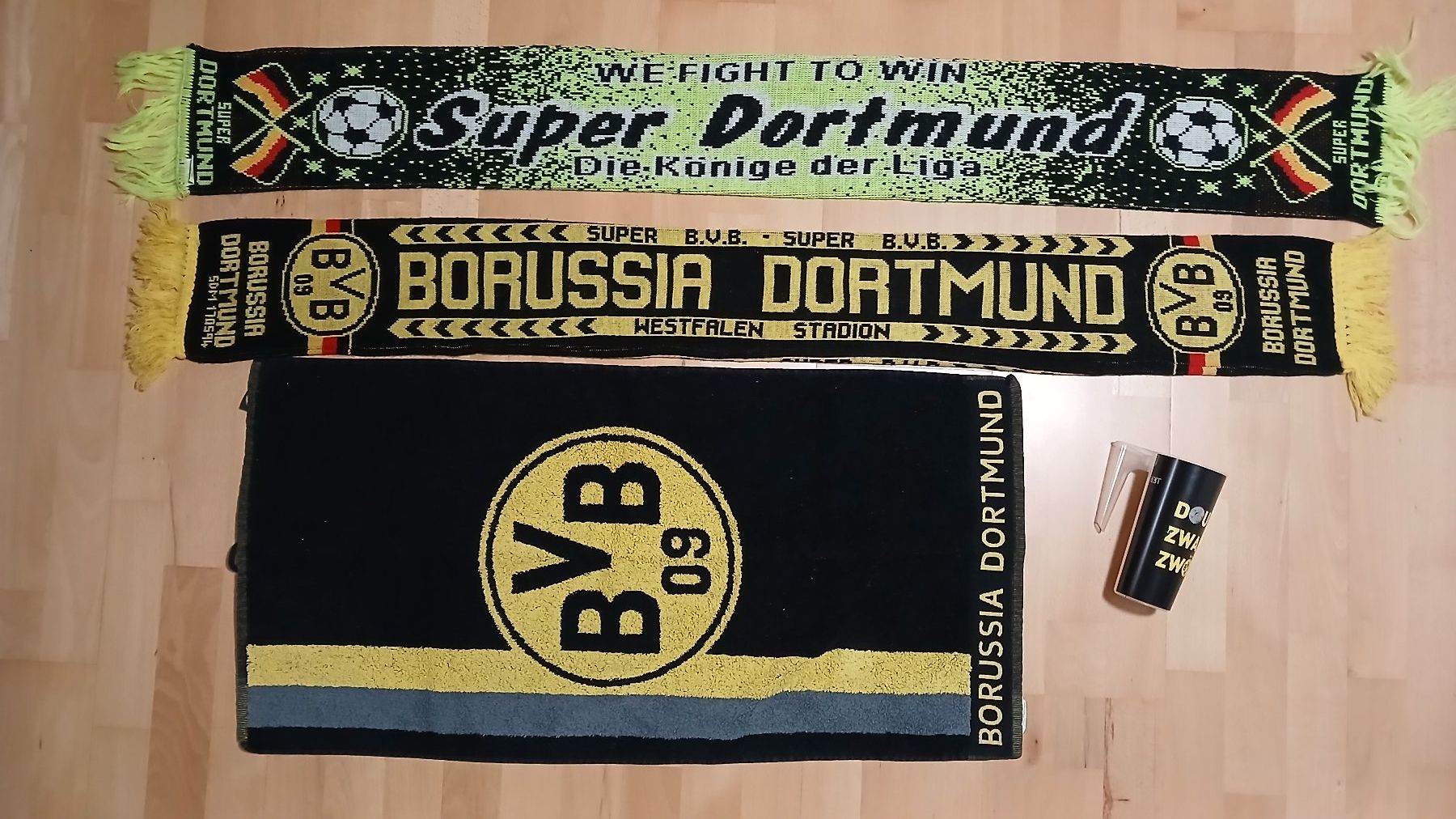 Foulard & Sciarpe: BVB Schal,Frotetuch&Becher – Usato da hinwil venduto da tho_j6kz 2