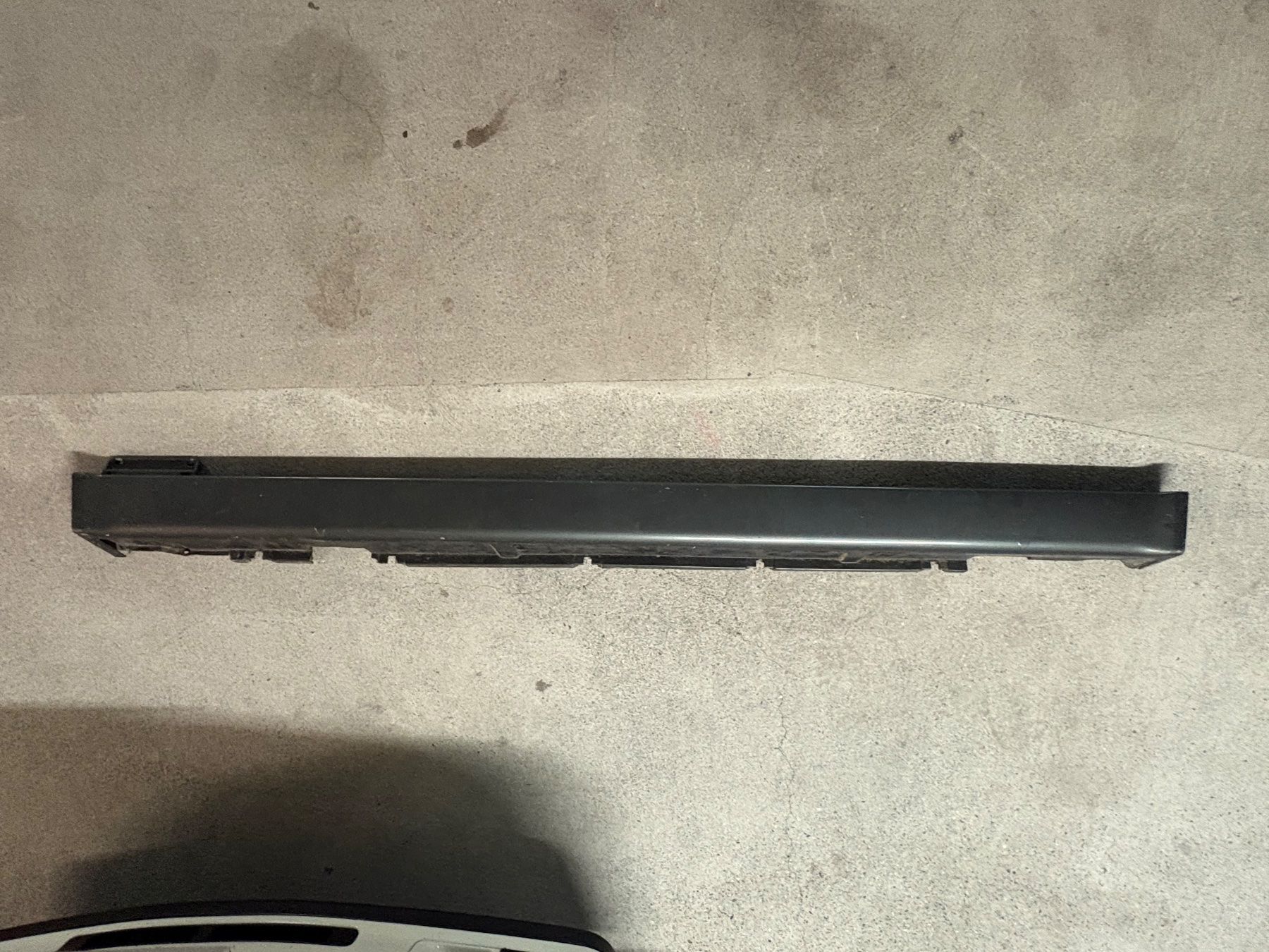 BMW Tutti pezzi di ricambio auto: BMW E30 M-Technik II Seitenschweller Links – Usato da Siebnen venduto da Alpina73 1