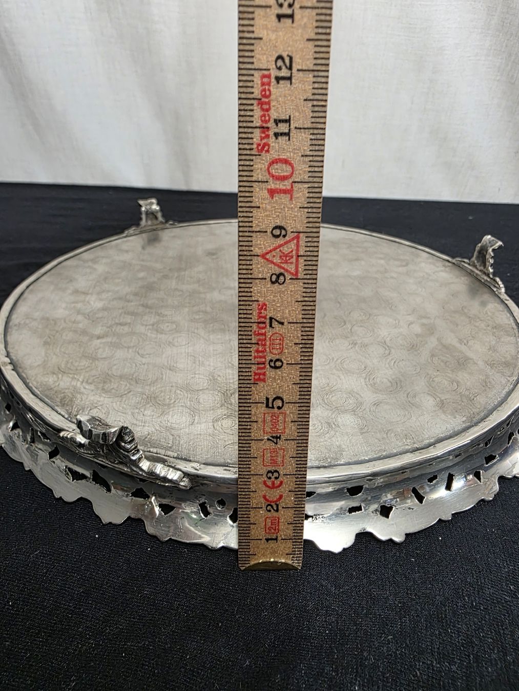 Piatti di portata: Antikes Silber-Tablett mit feiner Gravur, Blumen – Usato da Wolfertswil venduto da Antiko 6
