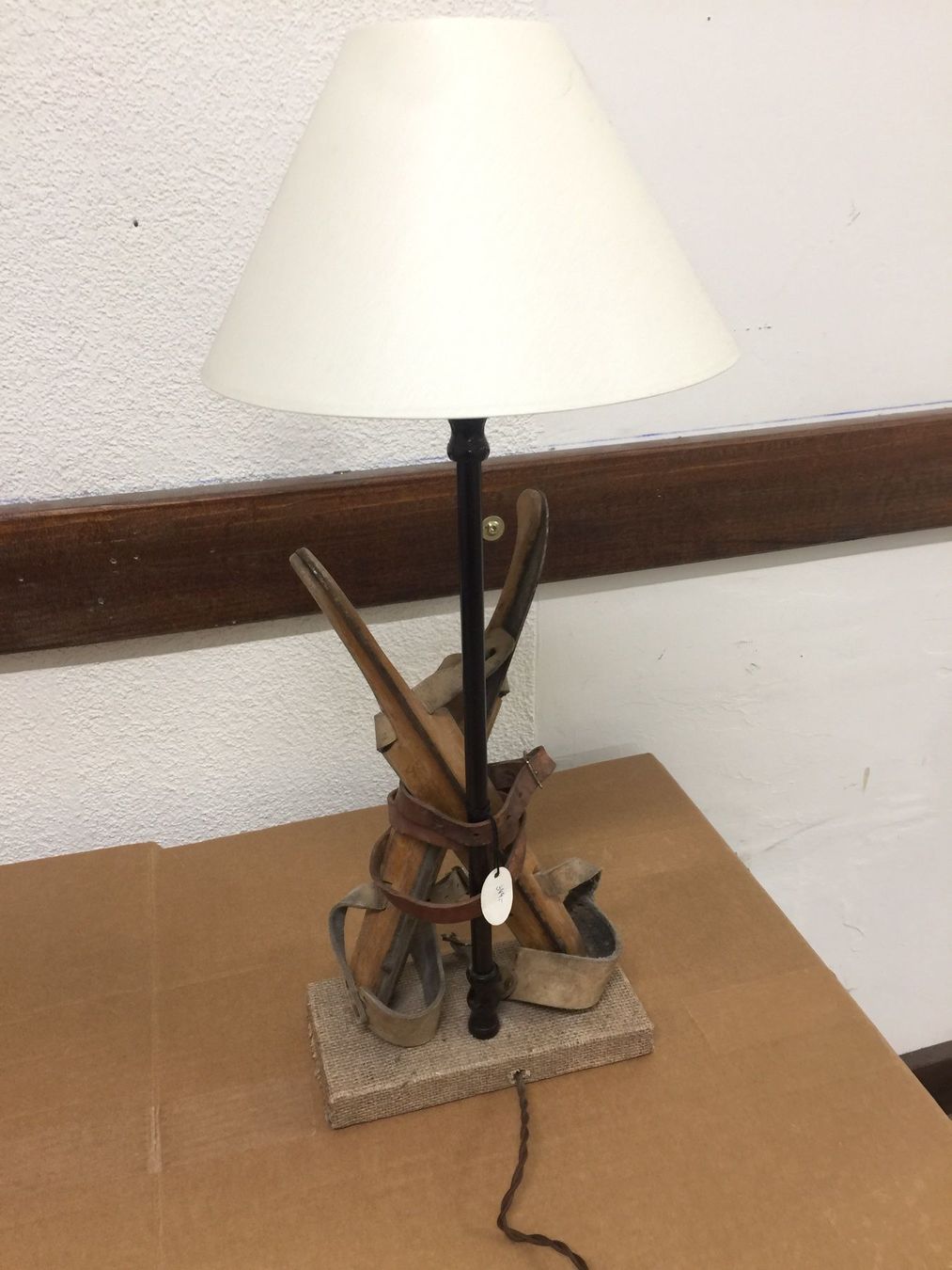 Lampade: VINTAGE TISCHLAMPE – Usato da Dietikon venduto da brocki-eyra 1