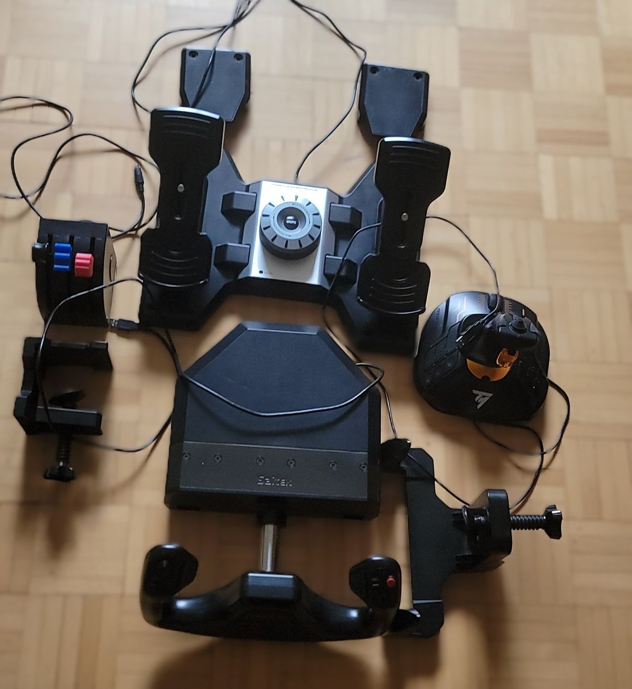 Saitek Controller: Logitech G Saitek Pro Flight System + Thrustmaster Joystick – Usato da Olten venduto da notna62