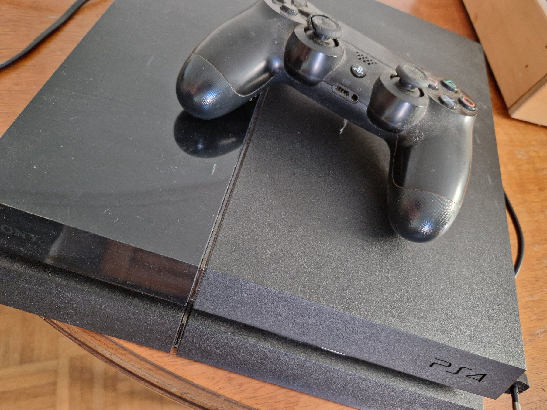 Sony Konsolen: PS4 Konsole mit Controller – Gebraucht aus Bern von DrGoalie