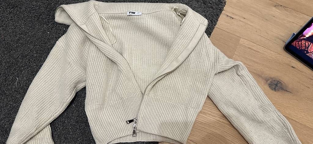 Jacken & Mäntel: Tally Weijl Strickjacke  – Gebraucht aus Bubikon von bue_t8nz