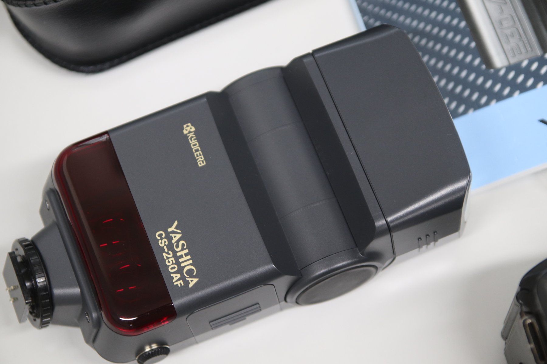 Yashica Fotocamera: Yashica 230 AF Kamera Set mit 2 Objektiven und Blitz – Usato da Wikon venduto da digital4you 5
