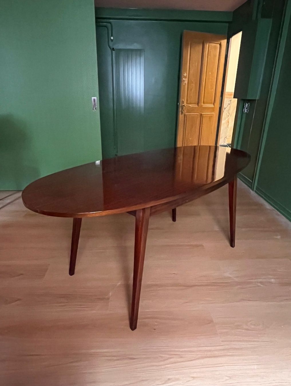 Tavoli: Table bois vernie année 60 – Usato da Genève venduto da Baleine69